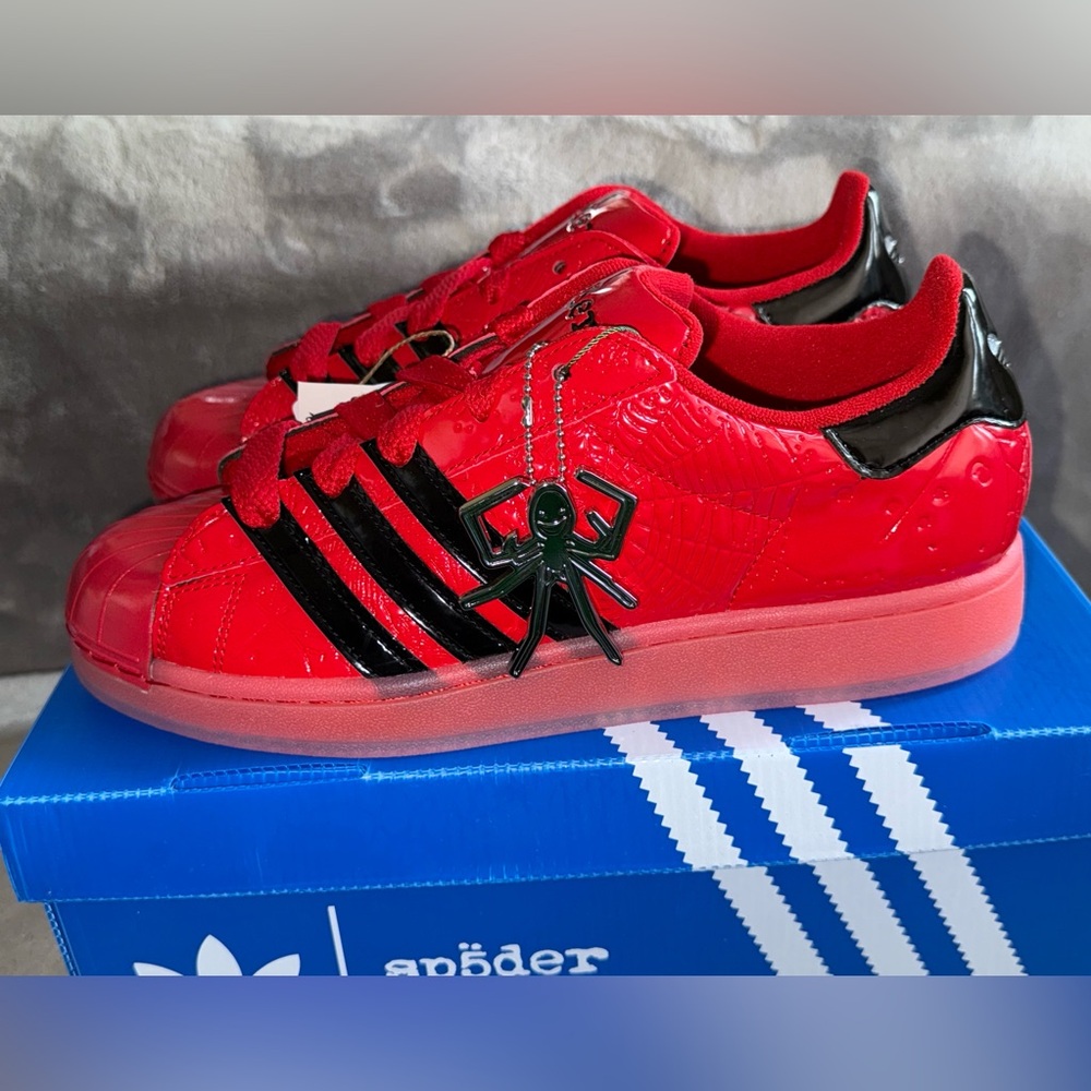 SOLD adidas Superstar “Sp5der” Sneaker Collab  Red and black - Picture 4 of 9